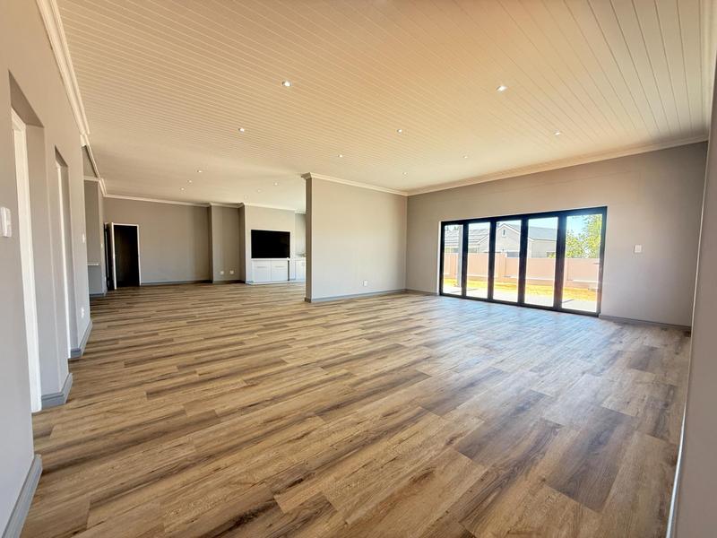 4 Bedroom Property for Sale in Tafelzicht Western Cape